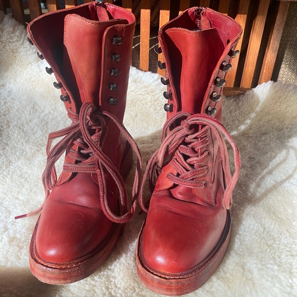 ❣️SOLD❣️Free People Santa Fe Distressed Combat Boot - Picture 7 of 15